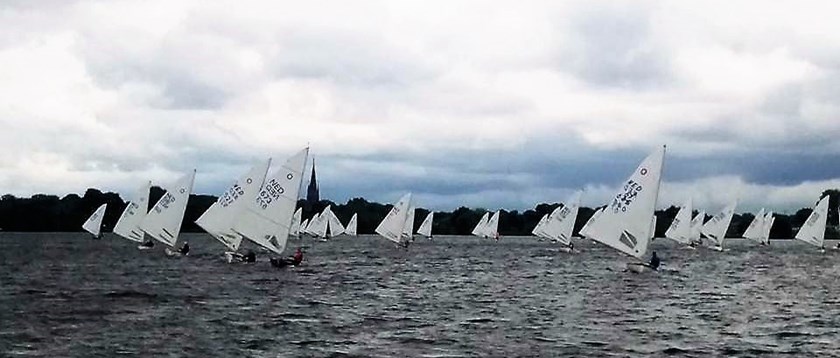 50 Olympiajollen op de Spiegelplas